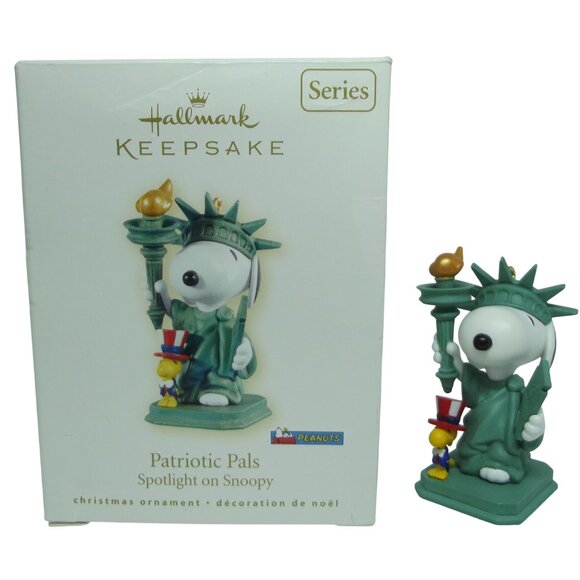 Hallmark Keepsake Ornament 2008 Patriotic Pals #11 Spotlight on Snoopy Series - Picture 1 of 9